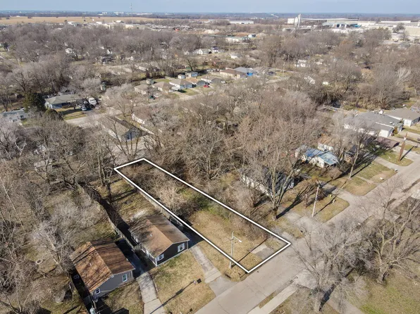 1721 N Hillcrest Avenue, Springfield, MO 65802