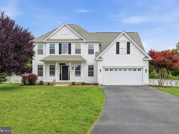39 Lakshman Ct, Dover, DE 19904