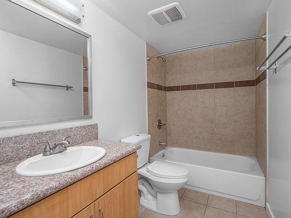 3rd image of 13429 Vanowen St APT 206