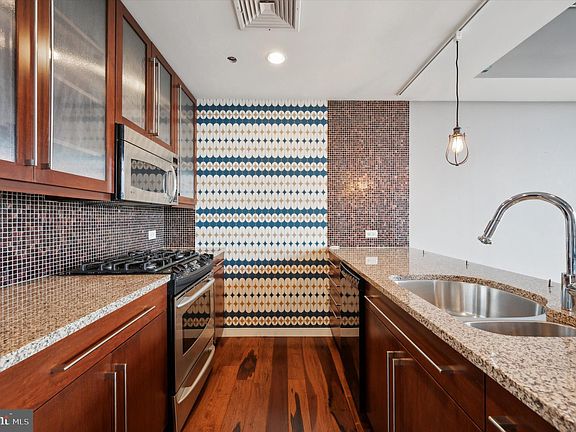 4th image of 319 Vine St APT 504