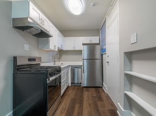 7418 N Damen Ave APT 3, Chicago, IL 60645