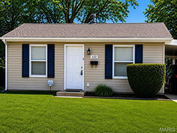 122 Lazarcheff Dr, Cahokia, IL 62206
