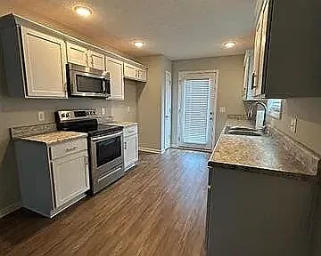 3 bed, 1150 sqft, $1,650 — Photo 4