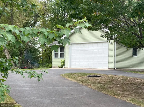 107 Grove St S, Mora, MN 55051