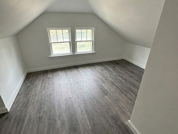 5th image of 866 W 25th St