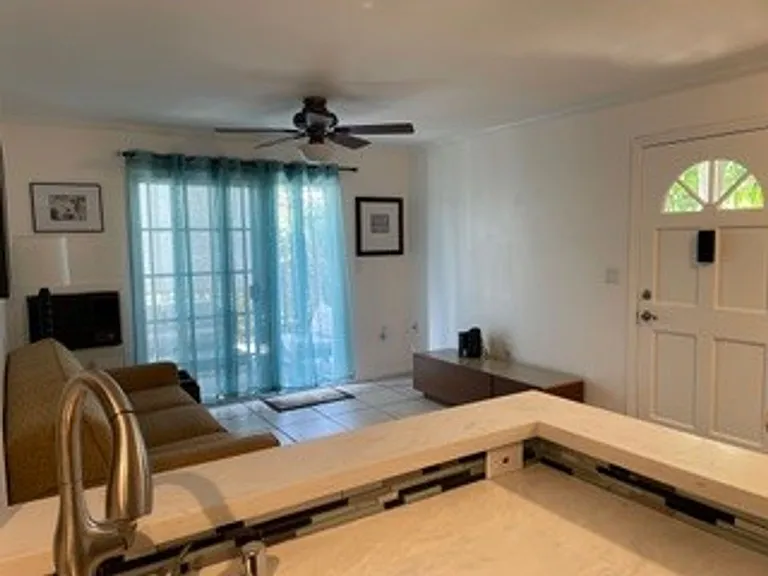 160 Keonekai Rd #1-103 — Photo 2