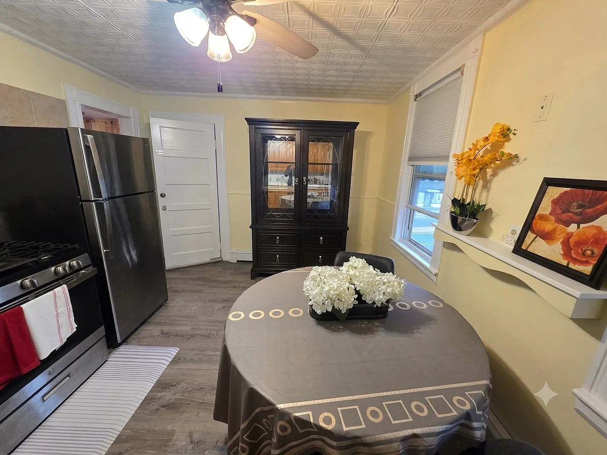 1 bed, $1,800 — Photo 1