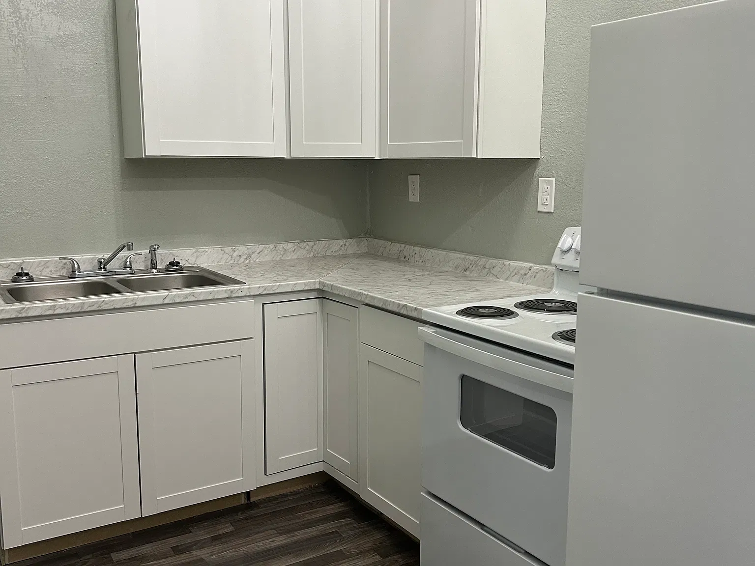 3 bed, 800 sqft, $1,195 — Photo 3