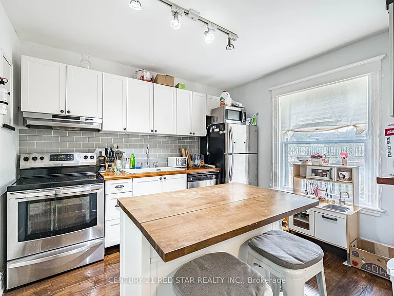 144 Bold St #UPPER — Photo 9