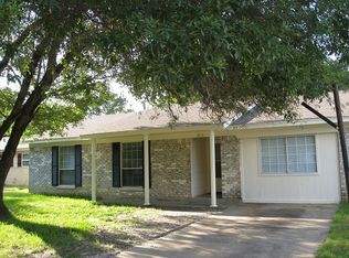 2111 Lake By Dr, Irving, TX 75060