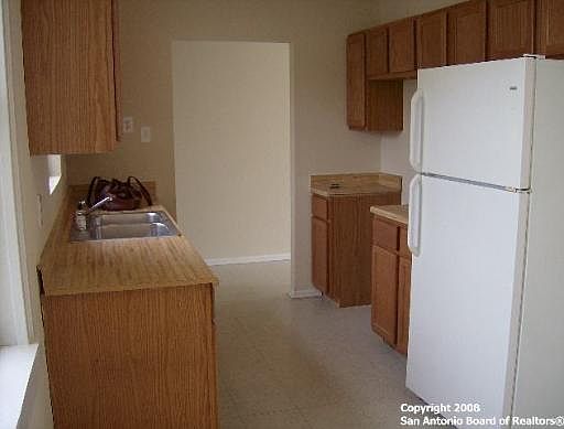 3rd image of 2922 HATTON DR