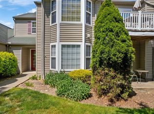 1005 Canyon View Rd APT A, Sagamore Hills, OH 44067