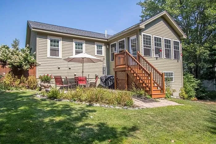 45 Racine Ave — Photo 20