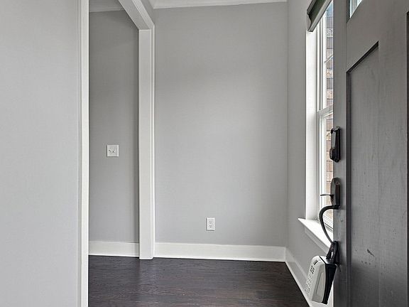 5th image of 615 Sire Ave