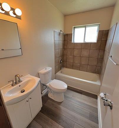 3rd image of 2213 Murrell Dr #A