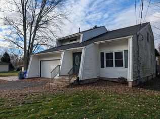 2972 Rosemarie Cir, Newfane, NY 14108