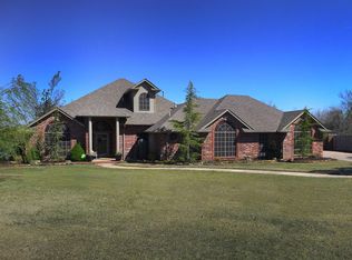 1301 Quail Lake Way, Mustang, OK 73064