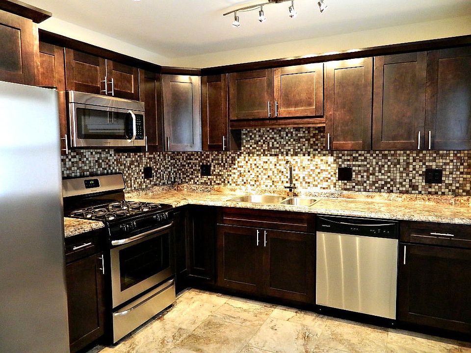 Maple Kitchen Cabinetry