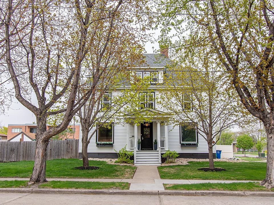 1st image of 203 7th St S