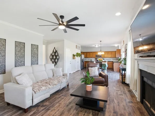 1011 Laramie Ct, Murfreesboro, TN 37128