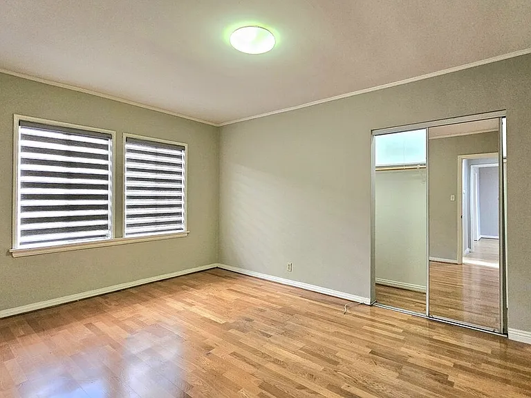 1022 S Norton Ave #B — Photo 21