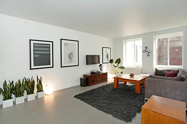 Sold by Daniel Gale Sotheby's International Realty | media 21