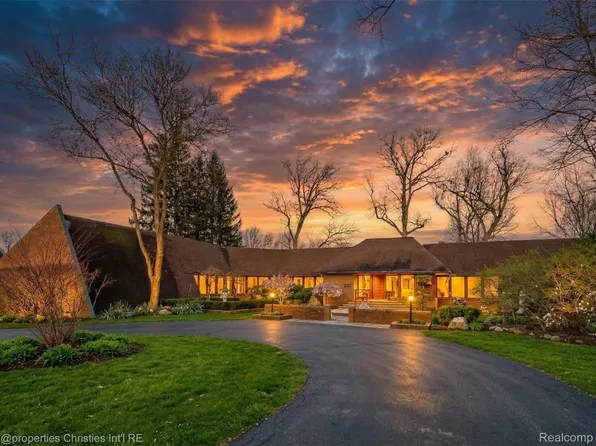 291 Barden Rd, Bloomfield Hills, MI 48304