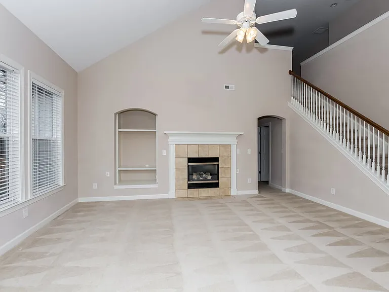 8907 Arbor Creek Dr — Photo 3