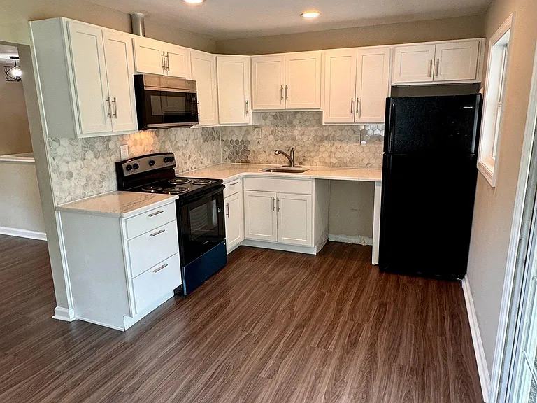 208 Chestnut Rd — Photo 8