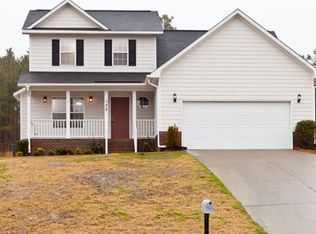 135 Fallingleaf Dr, Raeford, NC 28376