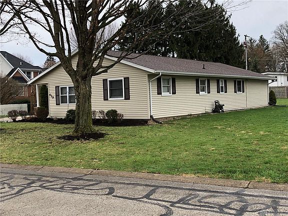 3rd image of 429 W Lincoln Dr
