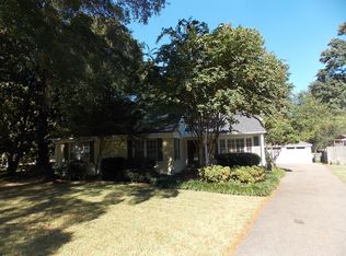 4036 N Walnut Grove Cir, Memphis, TN 38117