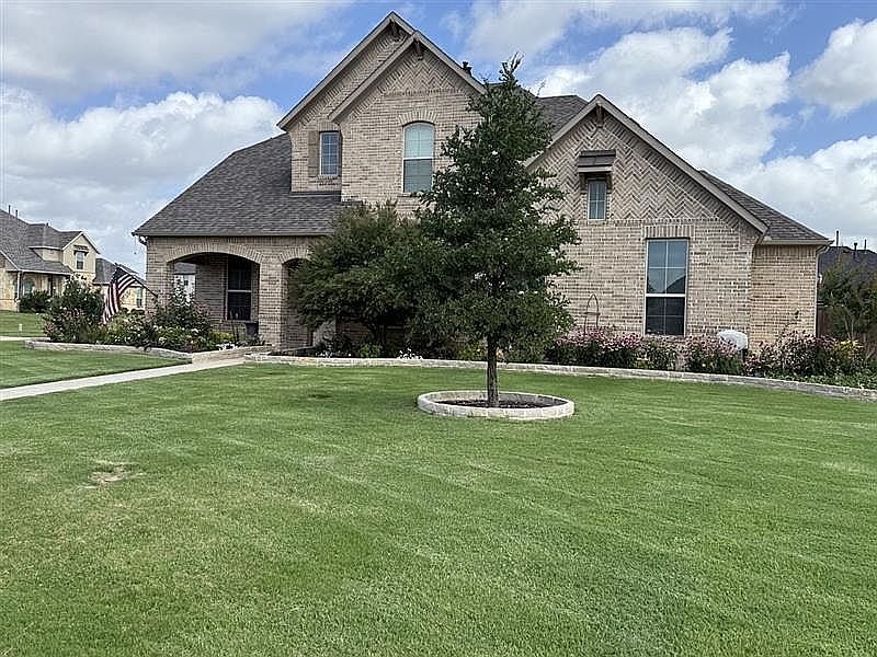 1st image of 233 Hearthstone Dr