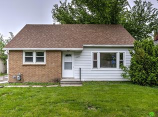 610 S 48th St, Lincoln, NE 68510