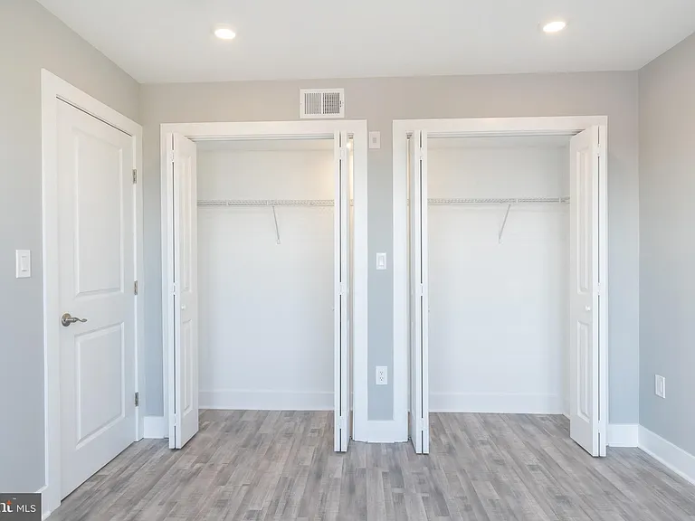 2500 N Mascher St #14 — Photo 15