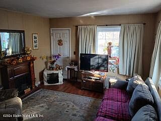 5th image of 320 Bryson Ave