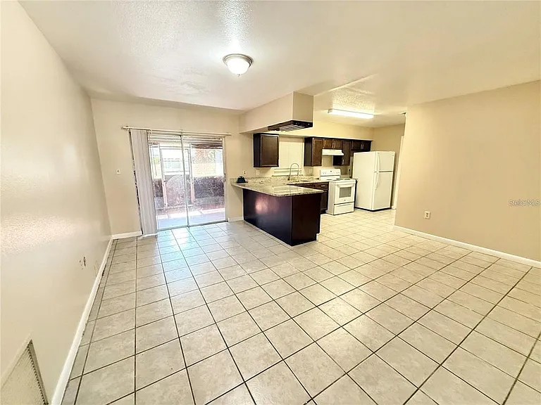 1507 N Thacker Ave — Photo 5