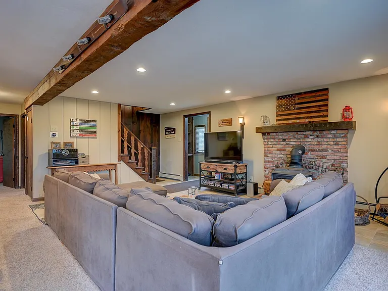 21 Littlefield Rd — Photo 8
