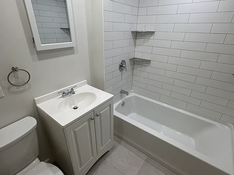 68-70 Adams St #2 — Photo 28