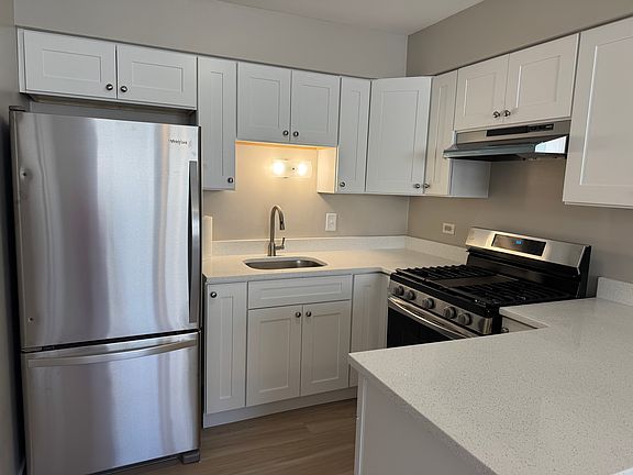 3rd image of 7033 W 99th St #2