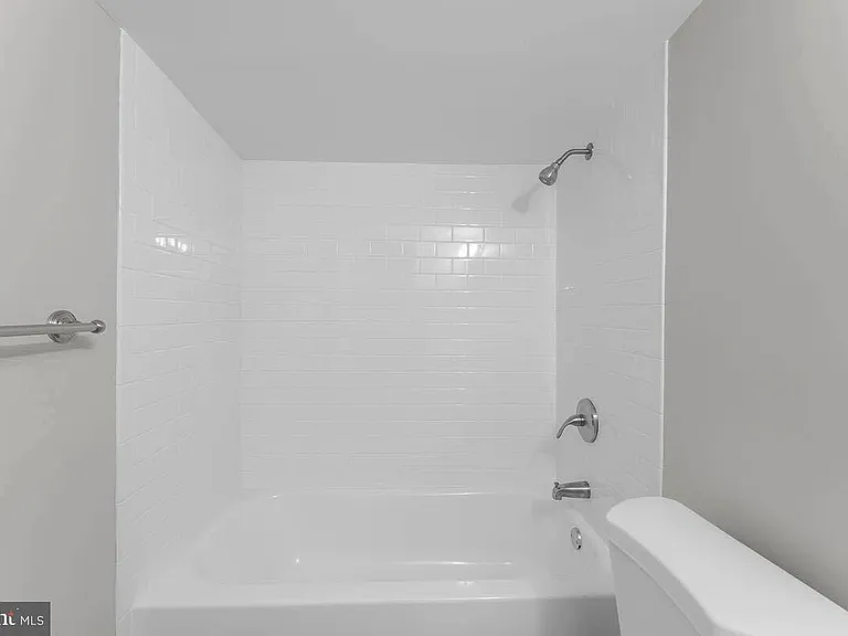 1111 Balboa Ave — Photo 19