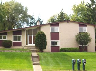 2928 Rambling Way, Bloomfield Hills, MI 48302