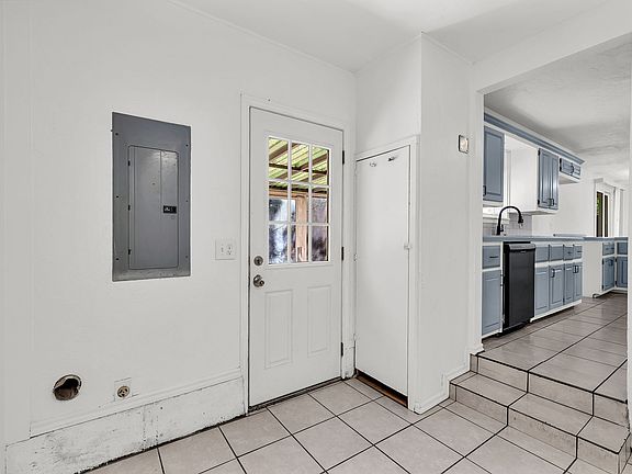 5th image of 700 Penn Ln