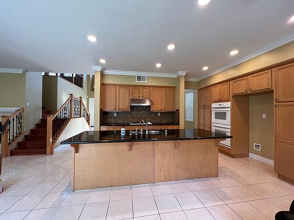 4th image of 12208 Keenland Dr
