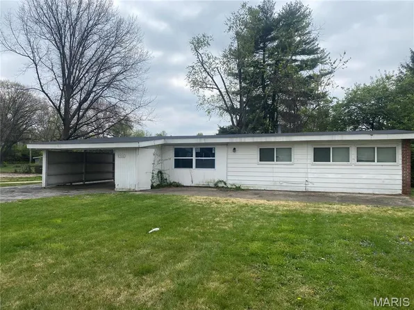 8300 Hatina Dr, Saint Louis, MO 63134