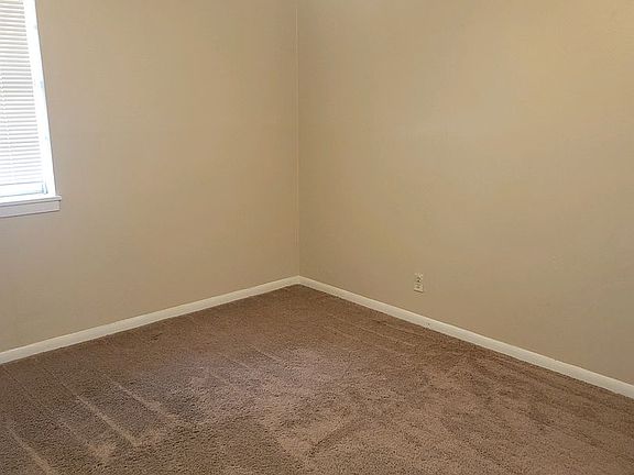 4th image of 1821 Avenue Q
