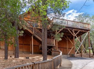 469 Villa Grove Ave, Big Bear City, CA 92314