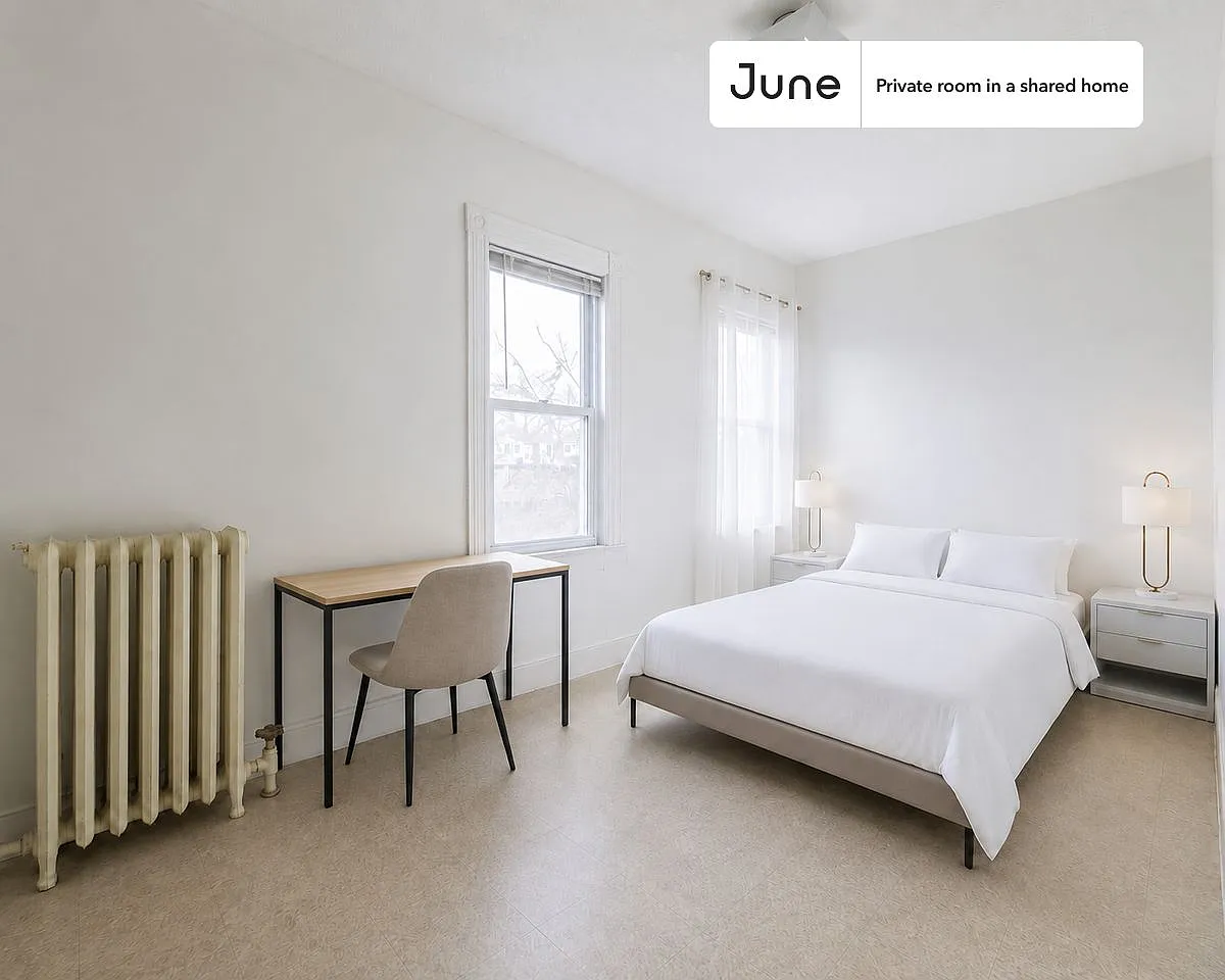 Queen bedroom in 5 bed/1.5 bath home in Harvard Square (Cambridge) #1809 D — Photo 1
