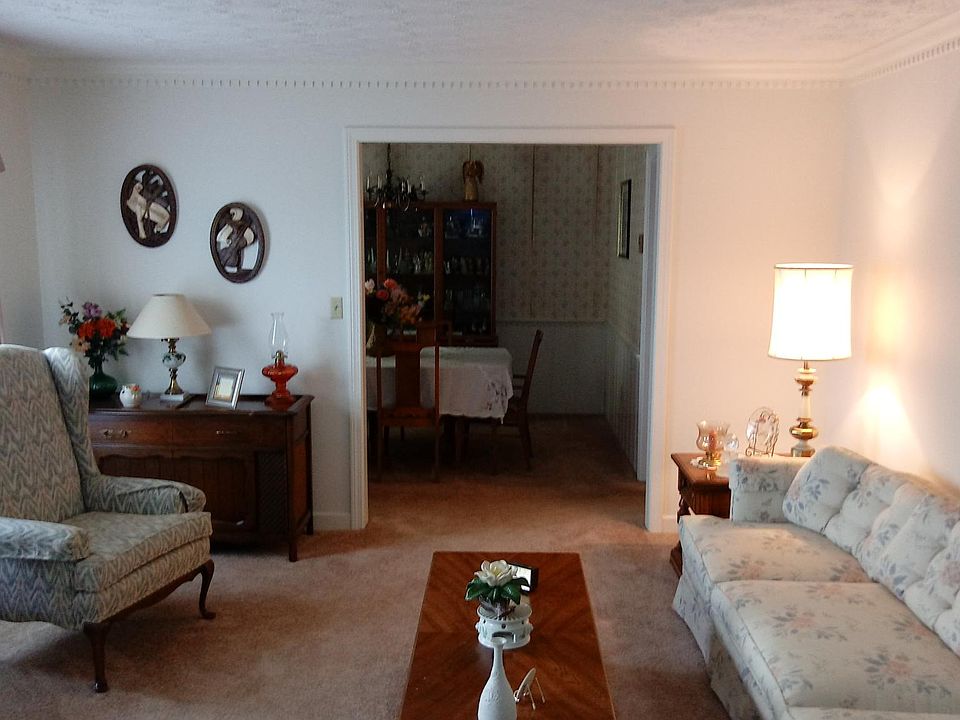2nd image of 105 S Folkshire Ct