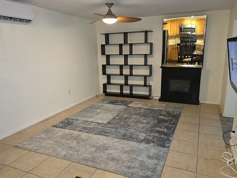 5701 McKinley St #4 — Photo 5